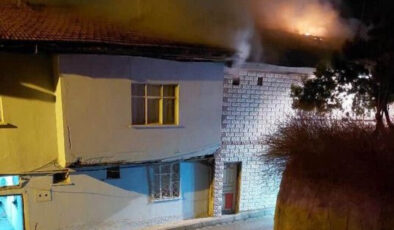 Çankırı’da Korkunç Yangın: Ahşap Ev Alevlere Teslim, 2 Kişi Hayatını Kaybetti