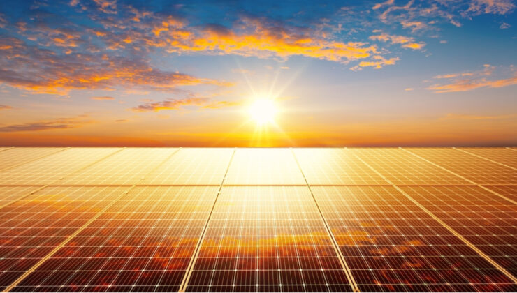 Türkiye’nin Güneş Enerjisi Hamlesi: Kurulu Güç 12 Yılda 641 Kat Arttı, Hedef 2035’te 120 Bin Megavat