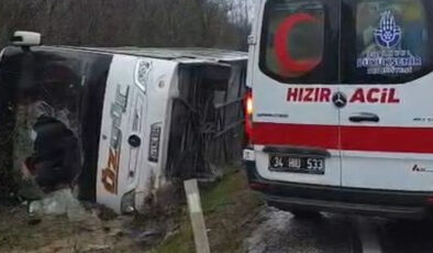 Çatalca’da Otobüs Devrildi: Çok Sayıda Yaralı Var, Akköprü’de Kavga Çıktı