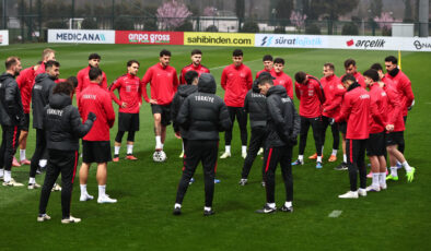 A Milli Takım’da Romanya Maçı Hazırlıkları Sürüyor: Montella Yönetiminde Antrenman ve Eksikler