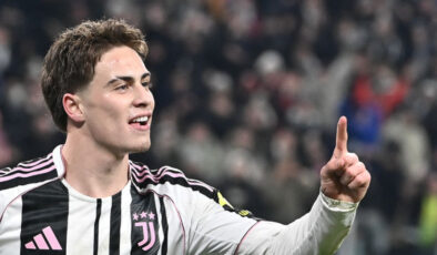 Kenan Yıldız’dan Tarihi Başarı: Juventus, Sassuolo Beraberesiyle Şampiyonlar Ligi Yolunda Yara Aldı