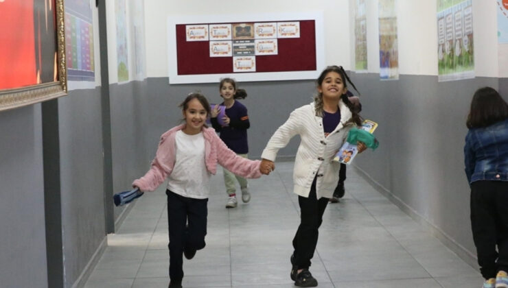 Okullar Yarın Açılıyor: İkinci Ara Tatil Bitti, 18 Milyon Öğrenci Ders Başı Yapacak