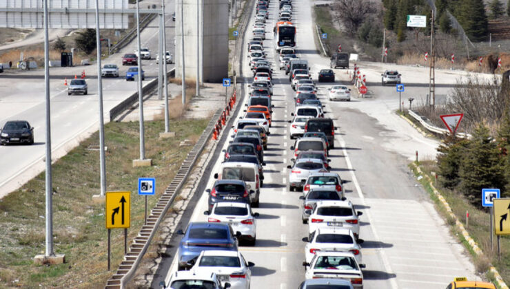 Kırıkkale’de Bayram Dönüşü Trafik Yoğunluğu: 43 İlin Geçiş Noktasında Kilometrelerce Kuyruk