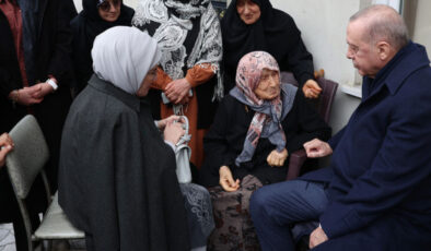 Cumhurbaşkanı Erdoğan Rize’de Bayram Coşkusunu Yaşadı: Komşularıyla Bir Araya Geldi