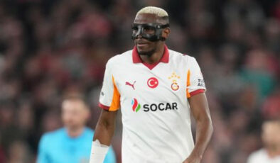 Osimhen İstanbul’da Ameliyat Oluyor: Şampiyonlar Ligi Maçında Yaşanan Sakatlık Sonrası Çifte Operasyon!