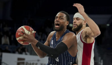 Anadolu Efes, Euroleague’de Barcelona Deplasmanında Galibiyet Arıyor: Maç Ne Zaman, Nerede?