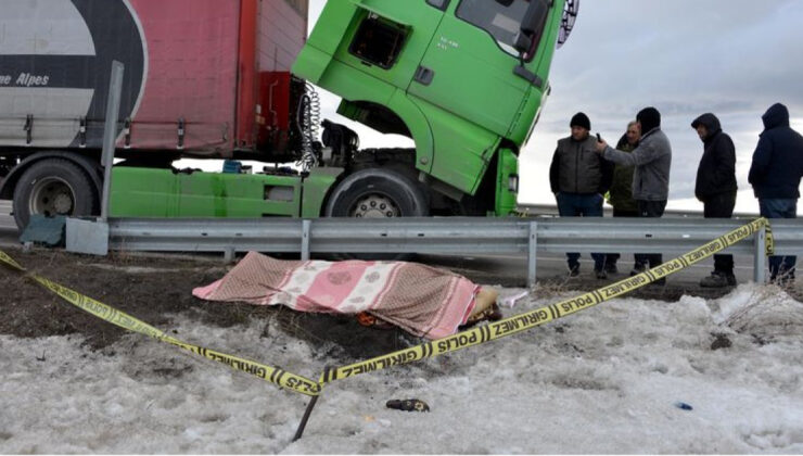 TIR’ını Tamir Ederken Kalp Krizi Geçiren Gürcü Sürücü Hayatını Kaybetti