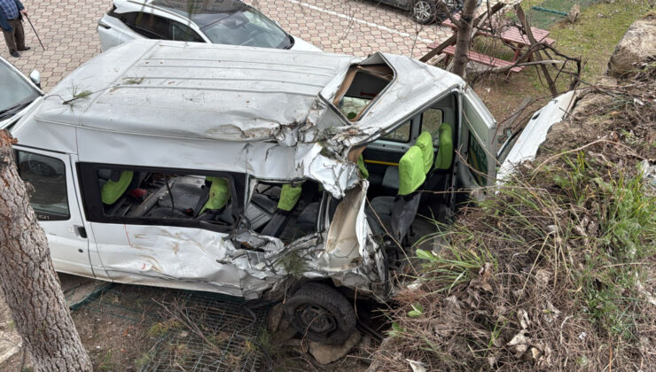 Samsun Vezirköprü’de Faciadan Dönüldü: 10’u Öğrenci 19 Yaralı