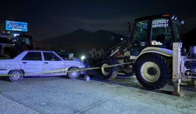 Sakarya Taraklı’da Feci Kaza: Park Halindeki İş Makinesine Çarpan Sürücü Hayatını Kaybetti