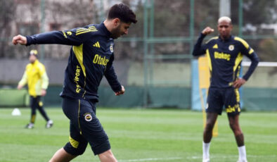 Fenerbahçe-Beşiktaş Derbisi Öncesi Hazırlıklar Sürüyor: Takım Taktik Çalışmalara Ağırlık Verdi