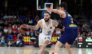 EuroLeague’de Barcelona, Anadolu Efes’i Deplasmanda Mağlup Etti: Playoff Umutları Zorlaşıyor
