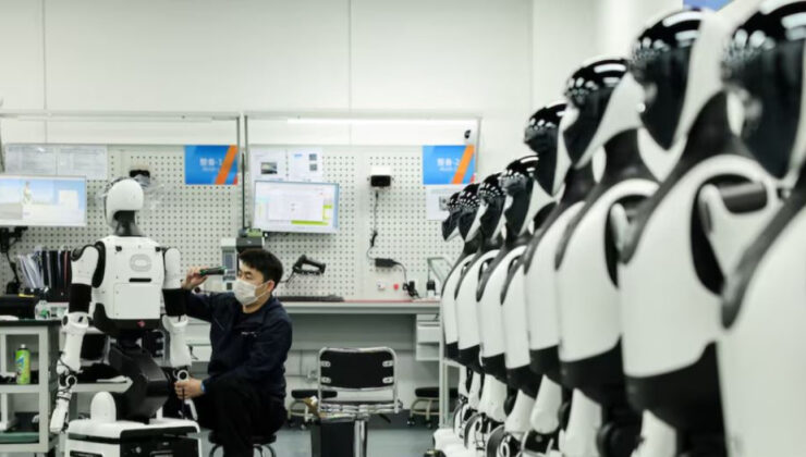 Çin, Açık Kaynak Yapay Zeka Yarışında ABD’yi Geçiyor: Rekabet Kızışıyor