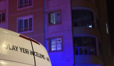 Kayseri’de Yaşlı Kadın Pencereden Düşerek Hayatını Kaybetti, Eşi Fenalık Geçirdi