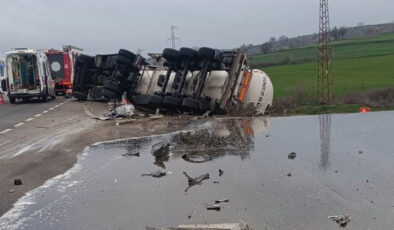 Tekirdağ Malkara’da Feci Kaza: Ham Ayçiçeği Yağı Yüklü Tanker Devrildi, Sürücü Hayatını Kaybetti