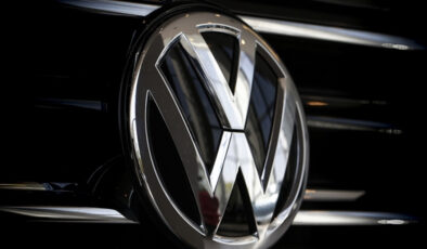 Volkswagen, Batarya Sorunları Nedeniyle 100 Bine Yakın Elektrikli Aracı Geri Çağırıyor: Yangın Riski ve Menzil Kaybı Uyarısı