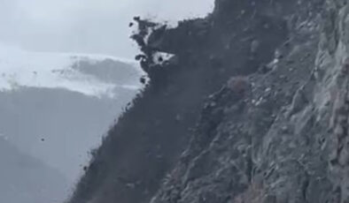 Yüksekova-Van Karayolu Heyelan Nedeniyle Ulaşıma Kapandı: Yüzlerce Araç Mahsur Kaldı