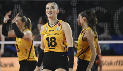 VakıfBank Kadınlar Kupa Voley Şampiyonu! Eczacıbaşı’nı Devirerek 10. Kez Kupayı Kaldırdı