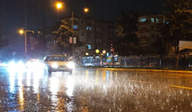 Şanlıurfa’da Sağanak Yağış Etkisiyle Eğitime Ara: Hangi İlçelerde Okullar Tatil Edildi?