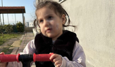 İzmir’de Köpek Saldırısı: 3 Yaşındaki Ada’ya Apartman Bahçesinde Köpek Saldırısı!