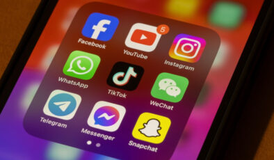 Meta ve YouTube’a Bağımlılık Yarattığı Gerekçesiyle 3 Milyon Dolarlık Tazminat Cezası: Sosyal Medya Platformları Tarafından Tasarlanan Bağımlılık