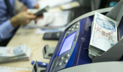 Bankacılık Sektöründe Kredi Hacmi Geriledi, Mevduat Azaldı: BDDK Haftalık Bülteni Analizi