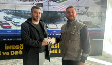 İnegöl’de Duyarlı Davranış: Kayıp Çantayı Bulan Belediye Çalışanından Örnek Hareket