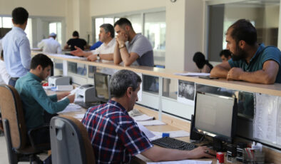 Mazeretsiz İşe Devamsızlık: Memur ve İşçi Hakları ve Yaptırımları