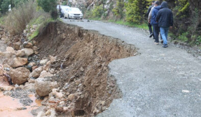 Hatay’da Şiddetli Yağış Sel Felaketine Yol Açtı: Köprü Yıkıldı, Yol Çöktü