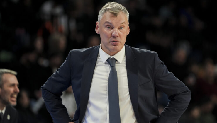 Son Dakika: Fenerbahçe Beko Başantrenörü Sarunas Jasikevicius İstanbul’a Dönüyor! Dubai’deki Gelişmelerin Ardından Geri Dönüş