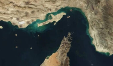 İran’a Saldırılar Küresel Enerji Akışını Tehdit Ediyor: Hamaney’in Ölümü ve Petrol Piyasalarına Etkisi