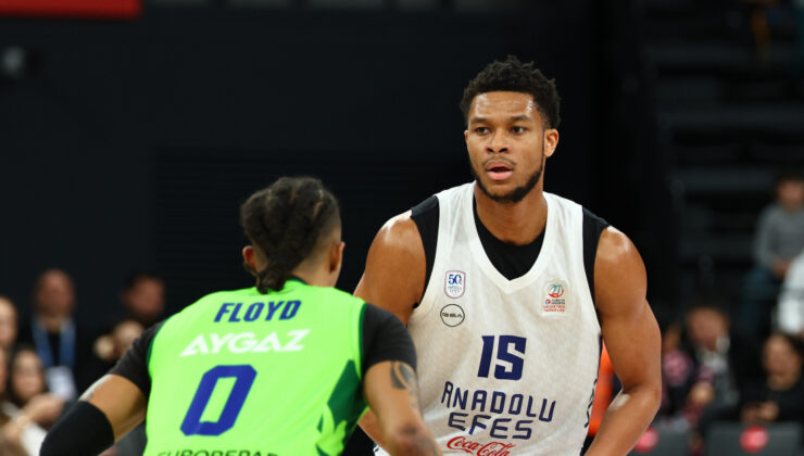 Anadolu Efes, TOFAŞ’ı Evinde Mağlup Ederek Play-Off Yolunda Önemli Bir Galibiyet Elde Etti