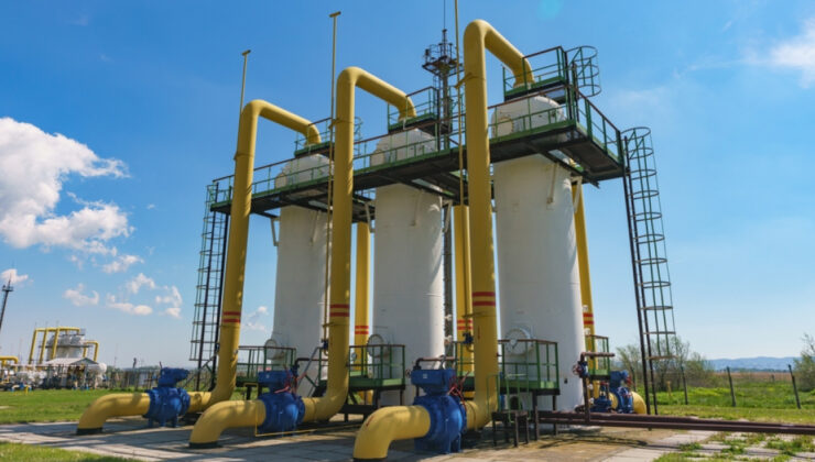Hürmüz Boğazı’nda Gemi Trafiği Durdu: Avrupa’da Gaz Fiyatları Fırladı, Petrol Yükselişte