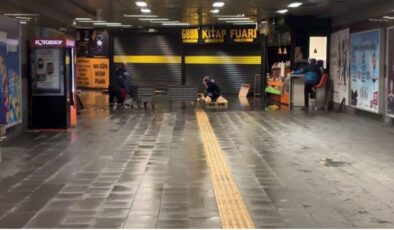 Mecidiyeköy Metro Alt Geçidi’ni Su Bastı: Yağışlar İstanbul’da Ulaşımı Olumsuz Etkiledi