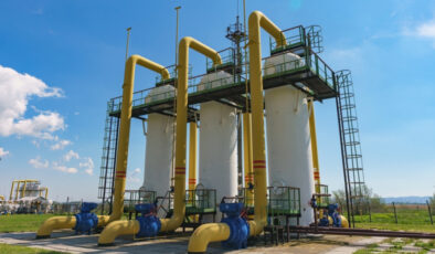 Hürmüz Boğazı’nda Gemi Trafiği Durdu: Avrupa’da Doğalgaz Fiyatları Fırladı, Petrol Yükselişte