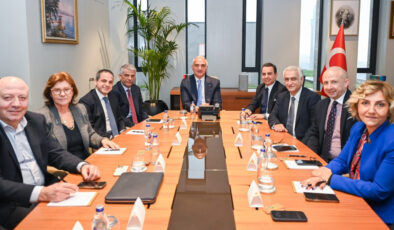 Bakan Ersoy’dan 2026 Turizmi İçin Kritik Toplantılar: Sektörün Geleceği Masaya Yatırıldı