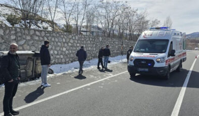 Bingöl-Diyarbakır Yolunda Feci Kaza: Otomobil Devrildi, 5 Yaralı