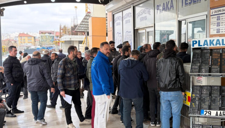 APP Plaka Değişiminde Son Gün Yoğunluğu: Cezalar Yarın Başlıyor!