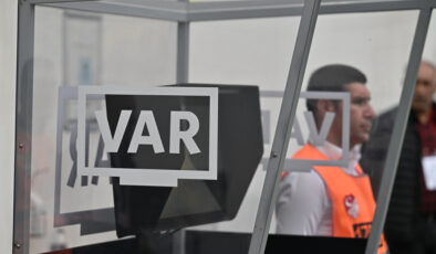 Antalyaspor – Fenerbahçe Maçı VAR Hakemi Belli Oldu ve Duygusal Bir Kurtarma Hikayesi: Kedi Sezaryenle Yavrularını Kurtardı