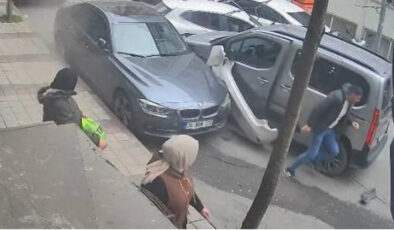Sultangazi’de Trafik Kavgası: Kiralık Araç ve Hafif Ticari Araç Çarpıştı, Kaçış Anları Kamerada