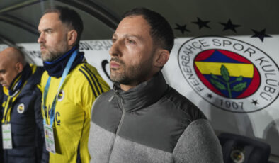 Fenerbahçe Teknik Direktörü Tedesco, Hastalık Nedeniyle Gaziantep FK Maçında Yok