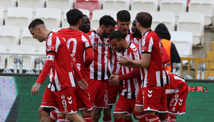 Sivasspor, Serikspor’u Deplasmanda Rey Manaj’ın Golüyle Yendi: 1-0