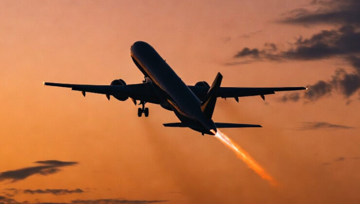 İsrail-İran Gerilimi Havacılık Sektörünü Vurdu: Binlerce Uçuş İptal, Hisse Senetleri Çakıldı