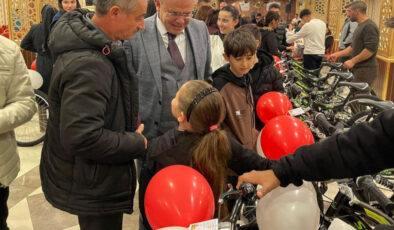 Uzunköprü’de Dünya Yetimler Gününde Yetim Çocuklara Anlamlı Destek: Bisiklet Hediyesi ve İftar Coşkusu