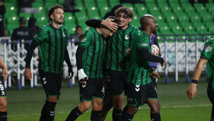 Sakaryaspor, Adana Demirspor’u 4-0 Mağlup Ederek Galibiyete Uzandı