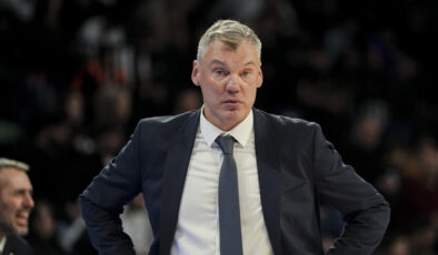 Fenerbahçe Beko Başantrenörü Saras Jasikevicius, İran Gerilimi Nedeniyle Dubai’de Mahsur Kaldı: Kulüpten Açıklama