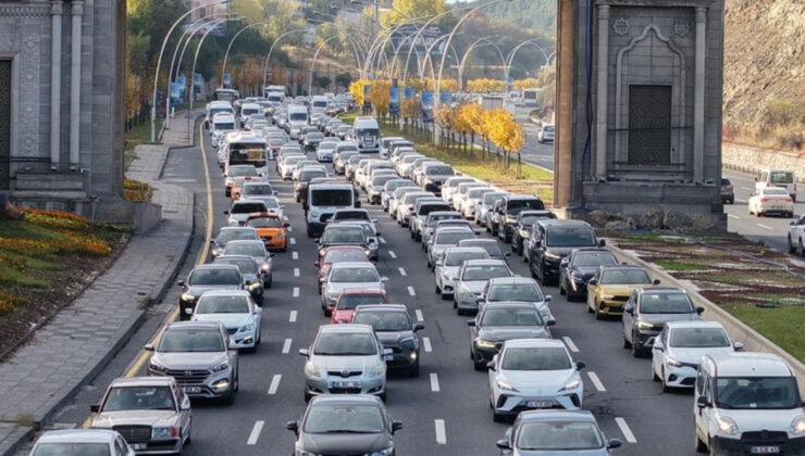 EGM’den Araç Plakası Açıklaması: Standart Dışı Plaka Kullanımına Dikkat!