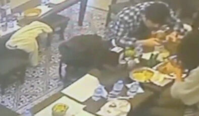 Taksim’de Ocakbaşı Kabusu: Yemeğinden Böcek Çıkan Adam Yaralandı, İşletmeye Soruşturma