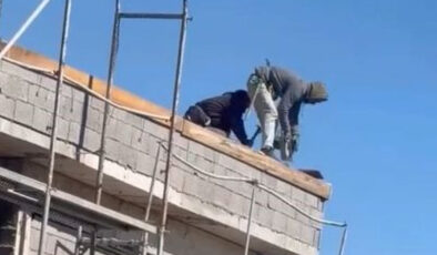 Elazığ’da İnşaat Faciası Tehlikesi: İşçiler Çatıdaki Önlemsiz Çalışmalarıyla Yürekleri Ağızlara Getirdi