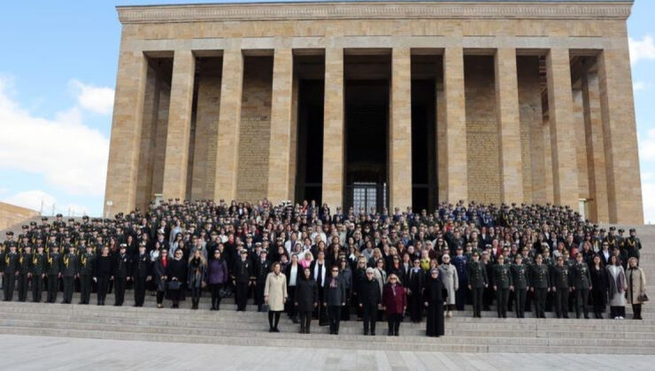 Demet Güler, 8 Mart’ta Anıtkabir’de Kadın Askerlerle Bir Araya Geldi