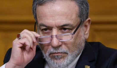 İran’dan Çarpıcı Açıklamalar: Müzakere Yok, ABD’ye Uyarı ve Hürmüz Boğazı Mesajı